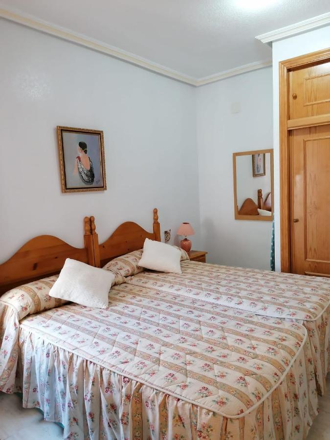 Gemuetliche Ferienwohnung In Torrevieja Ca100M Vom Strand Playa Del Cura Entfernt Zewnętrze zdjęcie