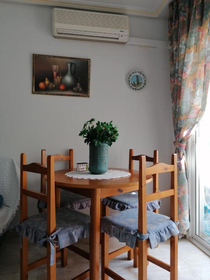 Gemuetliche Ferienwohnung In Torrevieja Ca100M Vom Strand Playa Del Cura Entfernt Zewnętrze zdjęcie