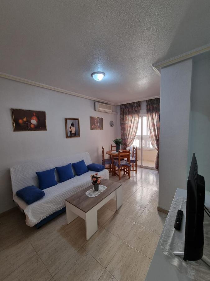 Gemuetliche Ferienwohnung In Torrevieja Ca100M Vom Strand Playa Del Cura Entfernt Zewnętrze zdjęcie