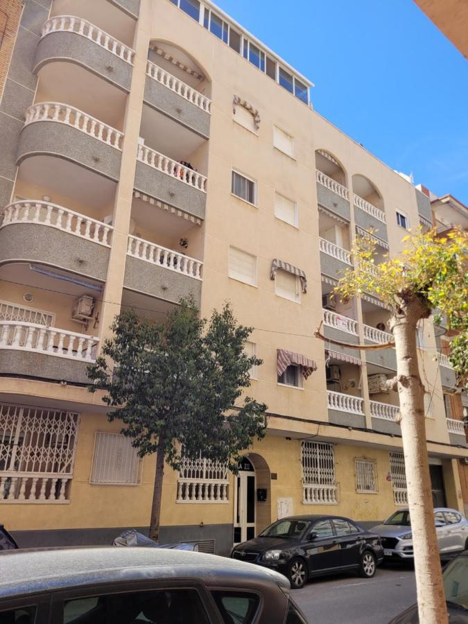 Gemuetliche Ferienwohnung In Torrevieja Ca100M Vom Strand Playa Del Cura Entfernt Zewnętrze zdjęcie